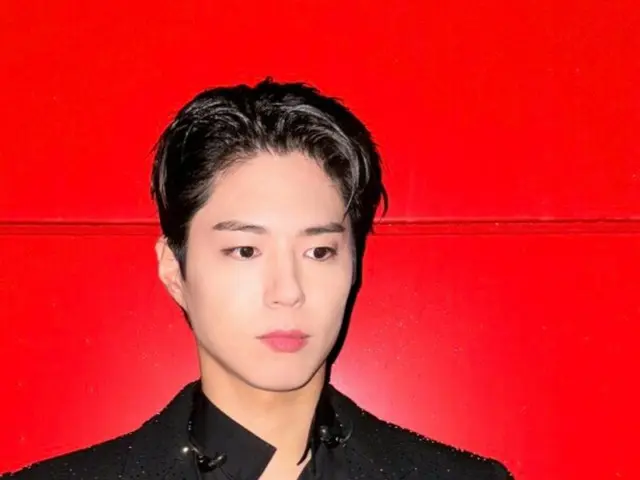 Park BoGum impresses with his gorgeous visuals...Behind the scenes from "Music Bank in Madrid" revealed