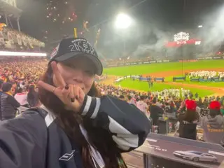 Park Sin Hye, a triumphant smile after the Korea Baseball Opening Ceremony! ... "It was an unforgettable night" (video included)