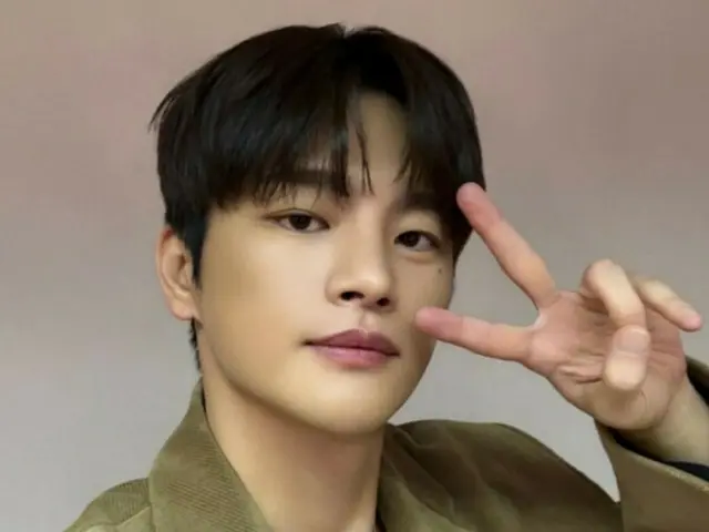 Seo In Guk starts Japan fancon tour...Starting in Nagoya on the 4th, then going to Kobe and Yokohama