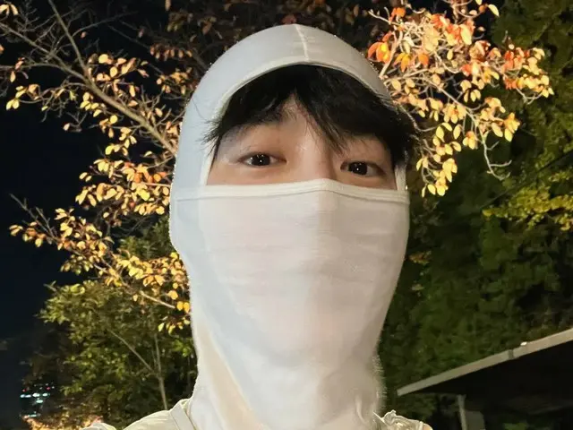 EXO's Suho reveals his daily jogging routine in a unique look