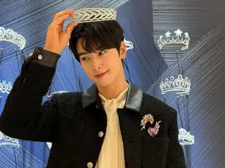 ASTRO's Cha EUN WOO, shining like a prince with a tiara on his head