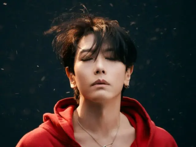 Hot Topic singer Park Hyo Shin, in collaboration with BTS' V, will release a new song "HERO" on the 16th... his first new song in 5 years (video included)