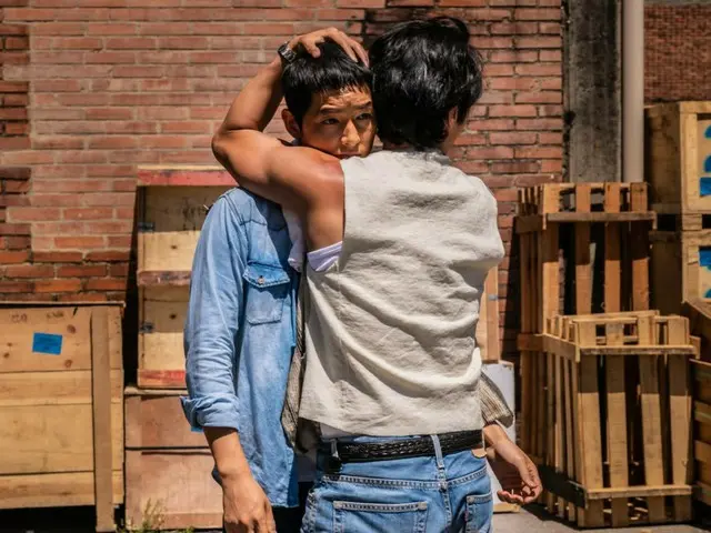 The movie "Bogota" releases stills featuring Song Joong Ki, Lee HeeJun and Kwon Hea Hyo... a love triangle of trust and betrayal