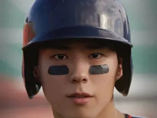 Park BoGum transforms into a baseball player this time... Eye contact that makes your heart flutter, this time transforms into a baseball player... Eye contact that makes your heart flutter