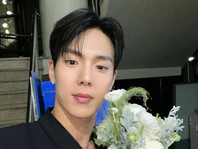 MONSTA X's Shownu won the Digital Content Award at the KBS Entertainment Awards for his first appearance with NCT's Jungwoo on "The Old Man's Tale"