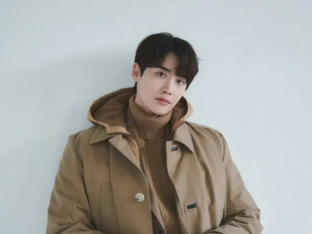 Lee Jung-suk conveys gratitude with a warm smile and winter fashion