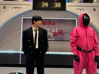 Im Siwan, attention focused on the broad shoulders of his black suit... "Squid Game" behind-the-scenes cuts revealed