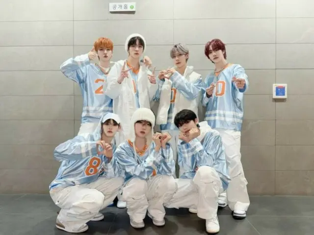 "n.SSign" shows affection for fans in refreshing sky blue outfits... "Thank you for coming despite the cold weather"