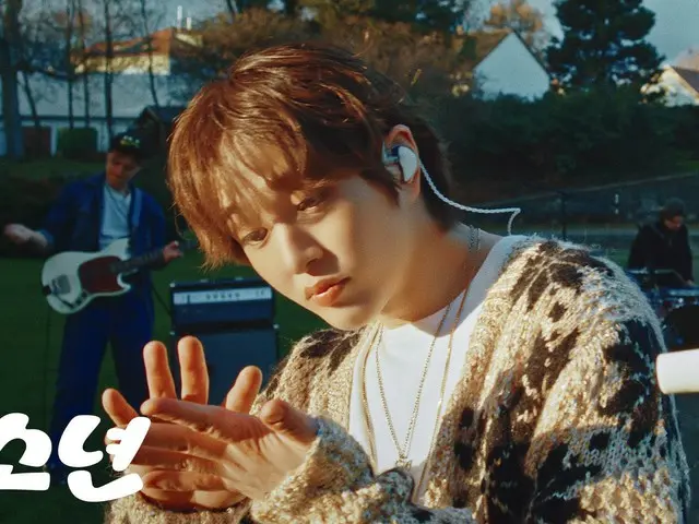 SHINee's Onew releases live video for the song "Shounen" from their new album "CONNECTION" (video included)