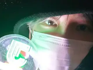 Jaejung, mysterious beauty even with just a light stick