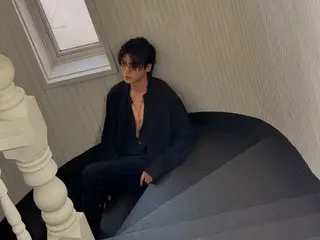 Park Hyung Sik reveals behind-the-scenes photos from his pictorial shoot... B-cuts also exude an aura