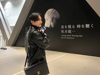 SHINee's KEY visits Ryuichi Sakamoto's exhibition...enjoying Tokyo