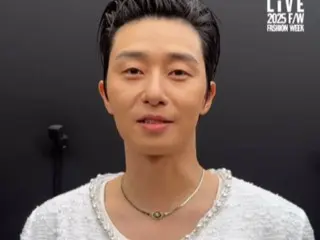 Park Seo Jun, a prince in white at the Chanel show (video included)