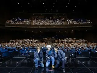 Baekhyun and Chen make a surprise appearance at EXO's XIUMIN's first solo fancon... EXO-CBX's loyalty