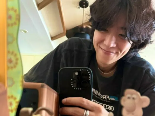 Choi Jeong Hyup's gentle smile makes you feel warm... Spring vibes