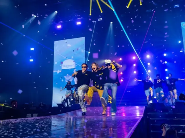 G-DRAGON & SOL appear at BIGBANG's D-LITE concert... BIGBANG's hit song medley