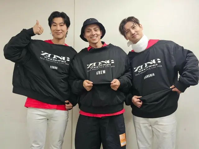 "TVXQ" Changmin releases a photo of himself with good friend Shinnosuke Mitsushima after finishing his Tokyo Dome concert... "Thank you"