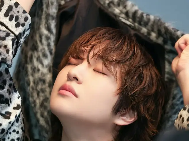 SHINee's Onew releases B-cut from gravure shoot