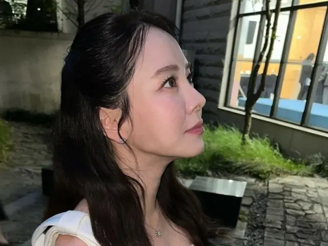 Song Jihyo returns to her acting career... Goddess descends at Film Festival