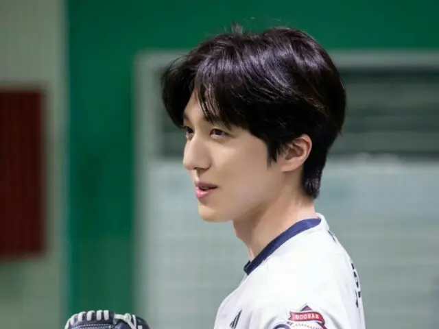 "SF9" Cha Ni reveals refreshing baseball boy visuals... Behind-the-scenes cuts from Opening Ceremony