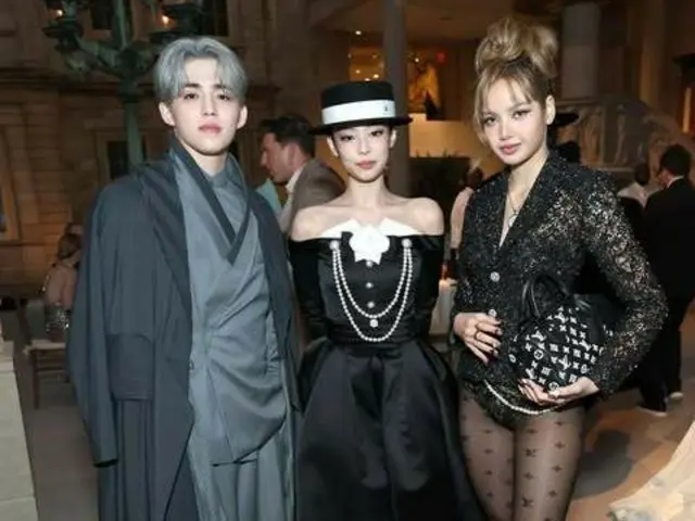 BLACKPINK's JENNIE, LISA, ROSÉ and SEVENTEEN's S.COUPS show off their "K-POP Met Gala looks" that captivated New York
