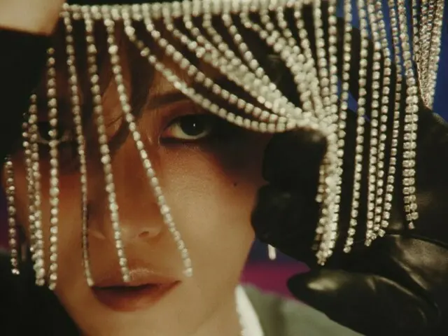 Jaejung knocks out with his seductive gaze... 4th concept visual for "Beauty in Chaos"