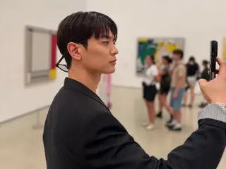 SHINee's Minho enters the art world in Los Angeles... "A quietly moving moment"