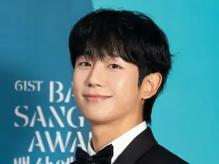 Jung HaeIn, the perfect prince aura... He looks great in a tuxedo