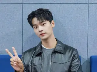 VIXX's N looks cool even just making a peace sign... Behind-the-scenes footage of his appearance on "Inkigayo" revealed