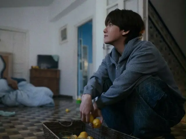 EXO's BAEKHYUN releases the music video for his new song "Lemonade," which exudes a romantic fantasy! (Video included)
