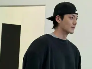 Kim WooBin renews his legend in everyday fashion... unique physical appearance
