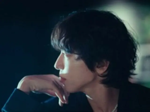CNBLUE's Jung Yong Hwa releases the first music video teaser for the title song "Night Runner (Shooting Star)"... The universe in his face (video)
 the law of nature)