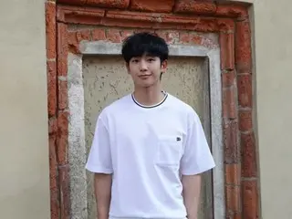 Jung Hae-in shows off his best visuals in all-white outfit