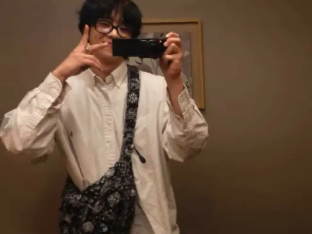 Choi Jeong hyup gives a peace sign with a gentle smile!