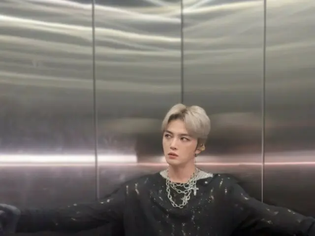 JAEJUNG's sexy stage costume brings back the excitement of the performance... "Do you remember?"