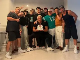 Yoshihiro Akiyama's birthday party features Jang Keun Suk, JAEJUNG, Yim Siwan, and others... "I'm a happy person"