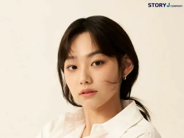 Former gugudan member Kang Mi Na renews contract with current management company StoryJCompany