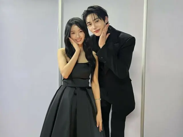 Kim Hye-yoon supports Byeon WooSeok's new TV series... "Run with Seongje on your back" Apple remains a good friend