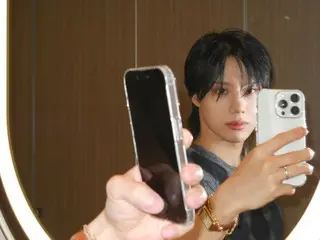 SHINee's TAEMIN, "Looking at himself in the mirror" - a sensual selfie from a quiet summer day