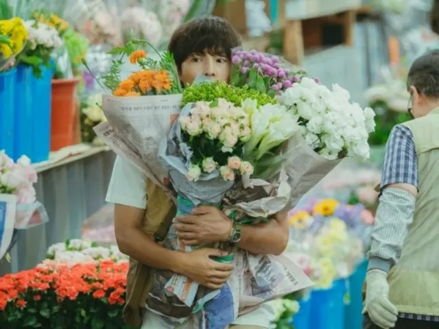 Actor Song Joong Ki releases stills for new TV series "My Youth"... Visuals that evoke first love