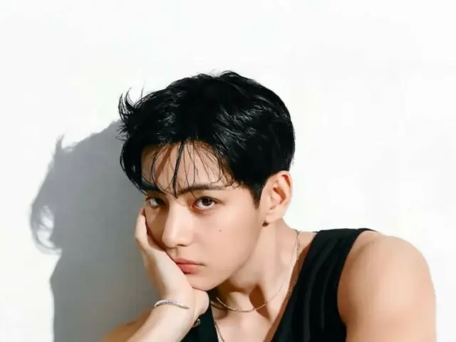 BTS' V shows off his simple, clean, and sexy charm... Behind-the-scenes footage from the commercial shoot revealed (video included)