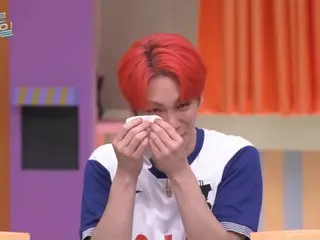 SHINee's KEY looks at his phone while recording "Surprising Saturday" and finds out that "Music Band" is number one, leans on Tae Yeon and bursts into tears (video included)