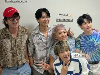 Lee Seung Gi, Jang Keun Suk & "FTISLAND" smile New Post