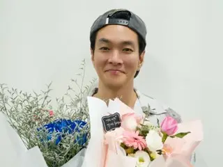 Lee GyuHan shares his thoughts after successfully completing the first performance of the play "My Uncle": "A new challenge, I will cherish this feeling for a long time"