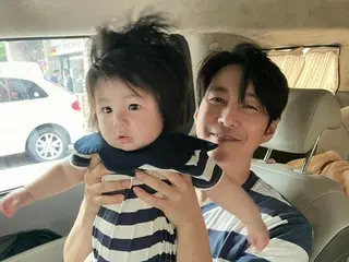 Actor Shim Hyung-Tak and his son Haru go on a date at a manga cafe wearing matching outfits