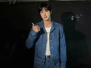 TVXQ's Yunho (U-KNOW) releases proof photo from event appearance in Vietnam... A lovely thumbs-up pose