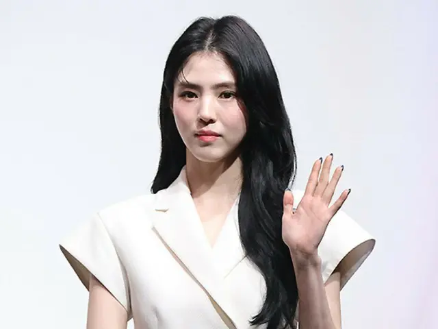 Will actress Han Seo Hee co-star with Byeon Woo Seok? ... She is considering appearing in "Only I Level Up"