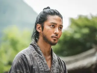 Ro Woon (SF9) transforms into a wild man of the Joseon Dynasty in the new TV series "Muddy Stream"... Character stills revealed