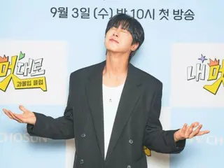Will TVXQ's Yunho (U-KNOW) achieve the "triple crown" of stage, acting, and variety shows?