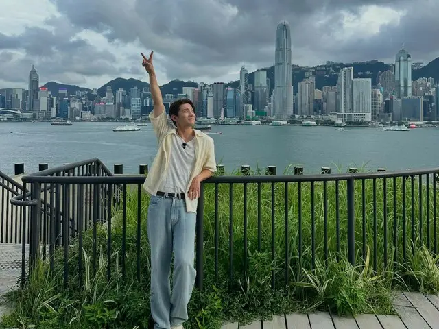 TVXQ's Changmin reveals behind-the-scenes photos from his visit to Hong Kong for the MBC educational program "Architecture with a Reason"... "Someday, I'll travel"